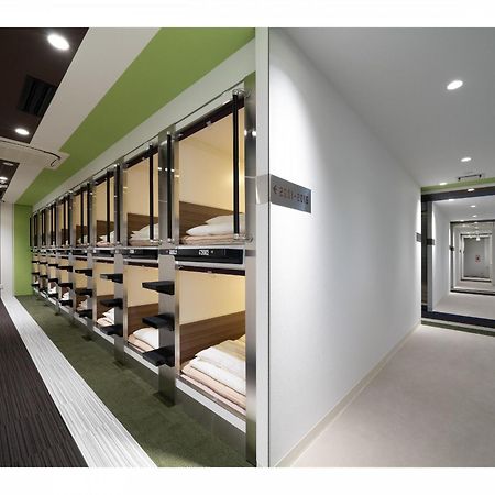 Capsule Hotel J Garden Shin-Osaka Exteriör bild