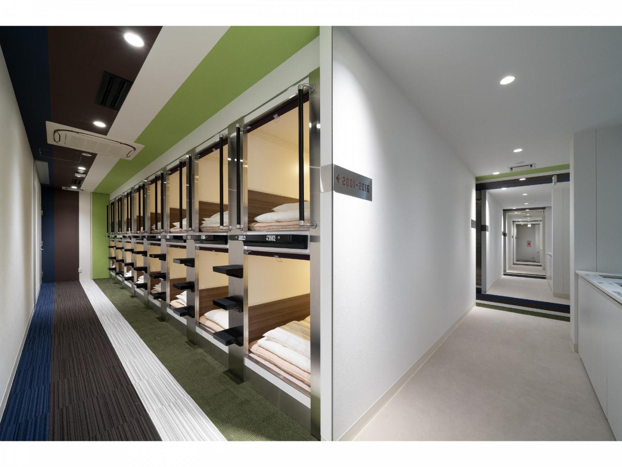 Capsule Hotel J Garden Shin-Osaka Exteriör bild